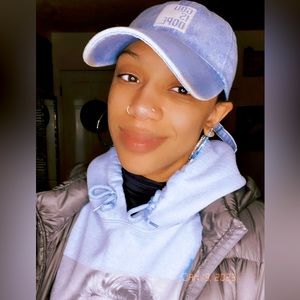 Meet your Posher, Amalia